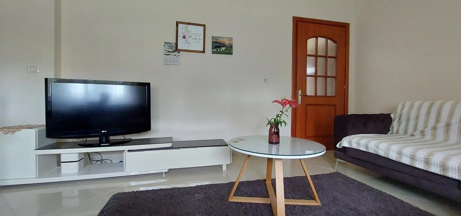 Villa Nathanael Pogradec Holiday home